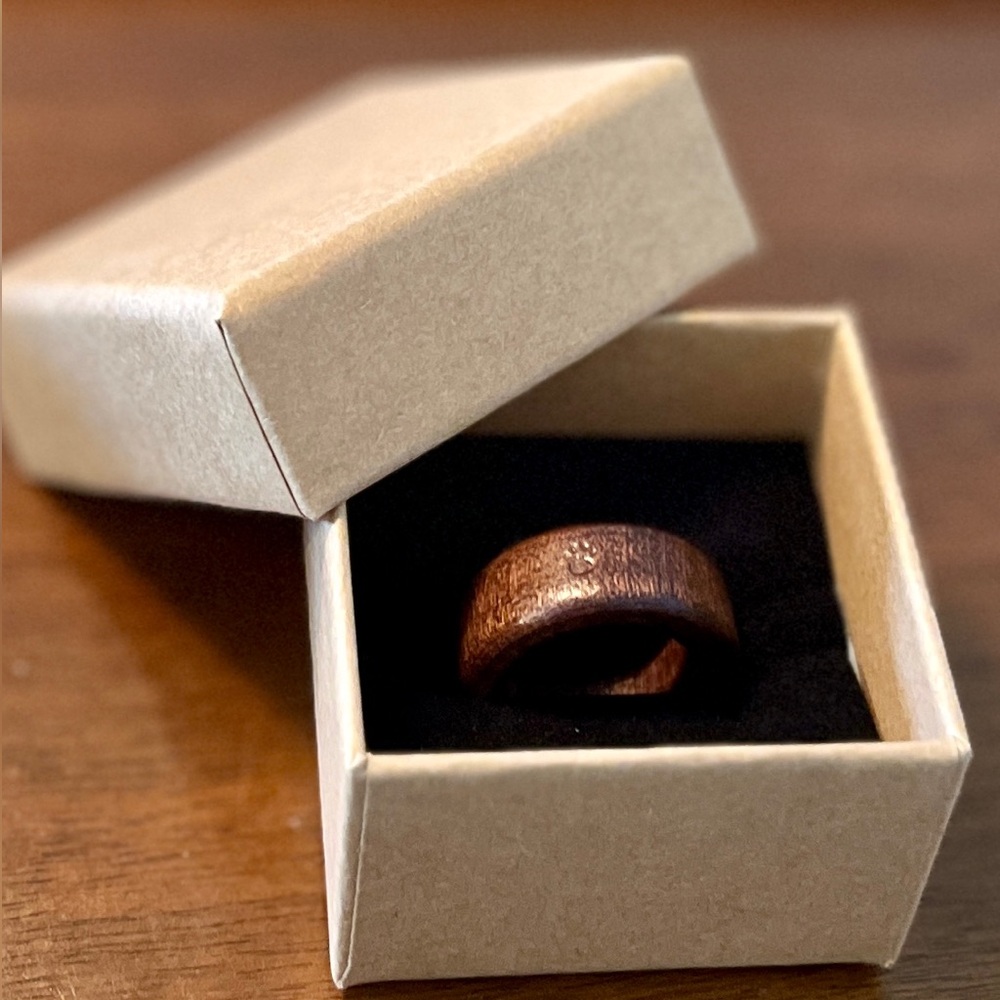 HANDMADE WOOD RING | SIZES 8+8.5| BEAR PAW IMPRINTED | ACACIA WOOD | NEW IN BOX! - Picture 6 of 12